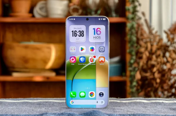 Tecno Pamer HP Tanpa Bezel Pertama, Layar 6,78 Inci Benar-Benar Menyentuh Tepi